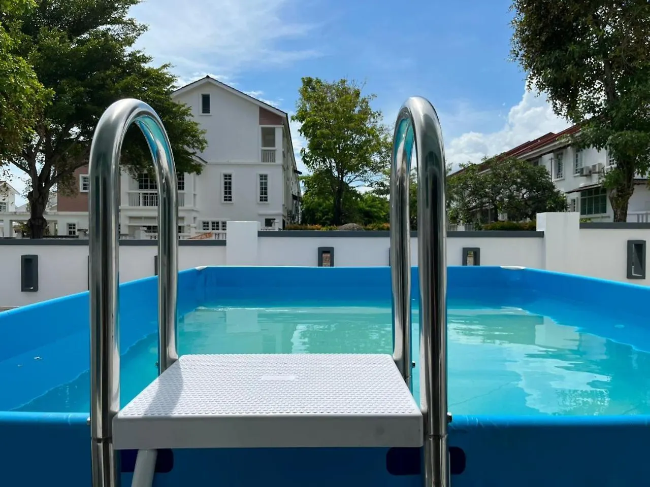 Penang Balik Pulau Swimming Pool Bbq Ktv Homestay 0*,